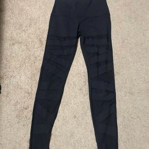 Lululemon 🍋 🍋  Mesh Detail leggings